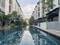 Charlton 27 (D19), Terrace #561584331